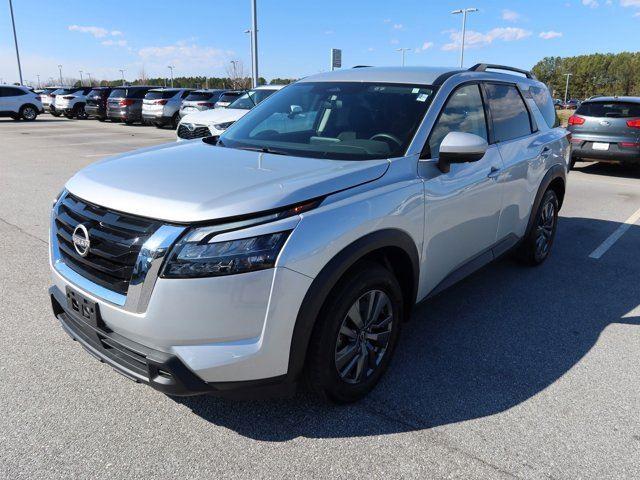 2024 Nissan Pathfinder SV photo 2