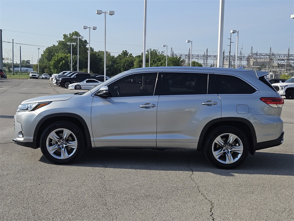 2018 Toyota Highlander Limited Platinum photo 3
