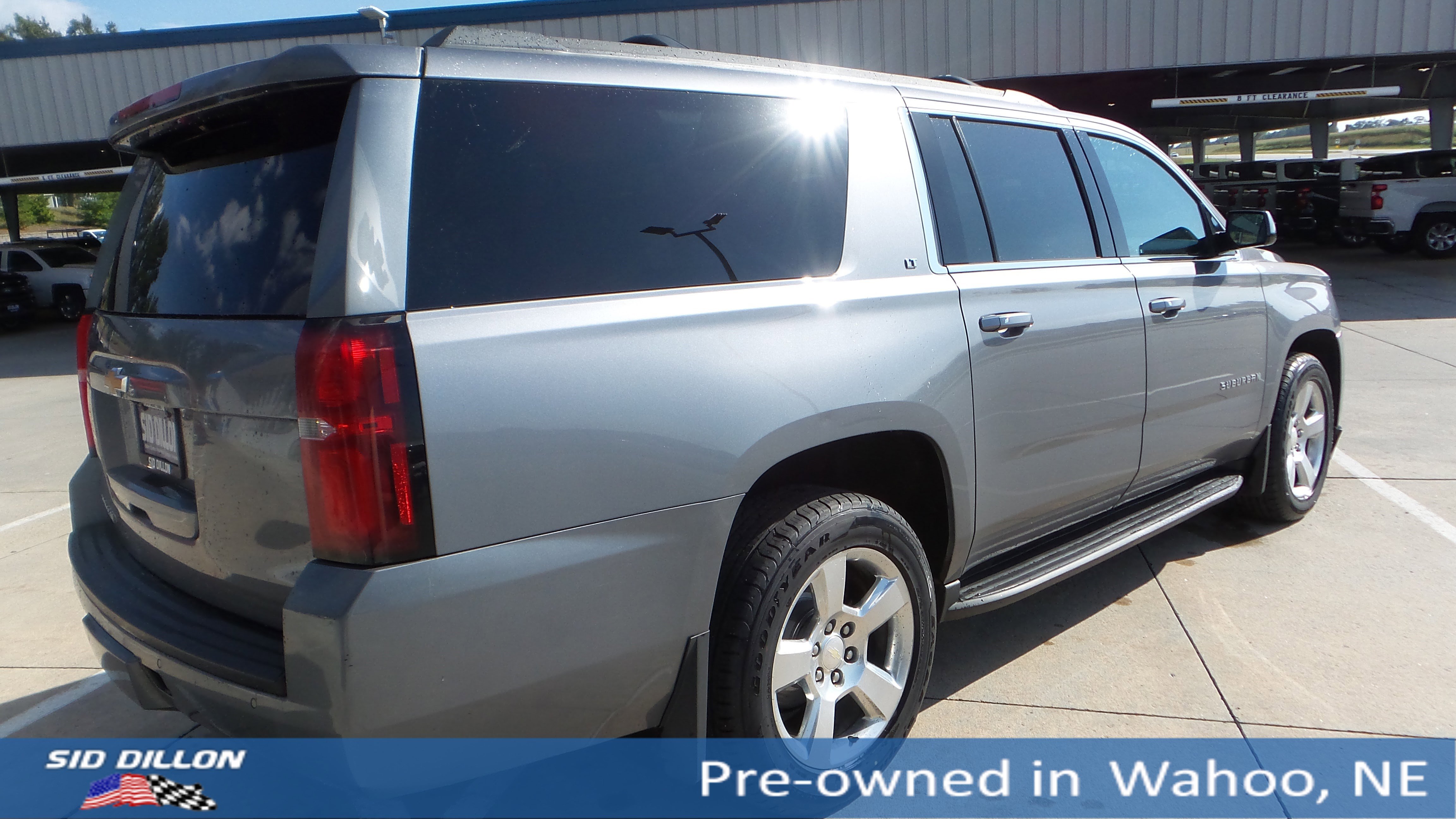2020 Chevrolet Suburban LT photo 4