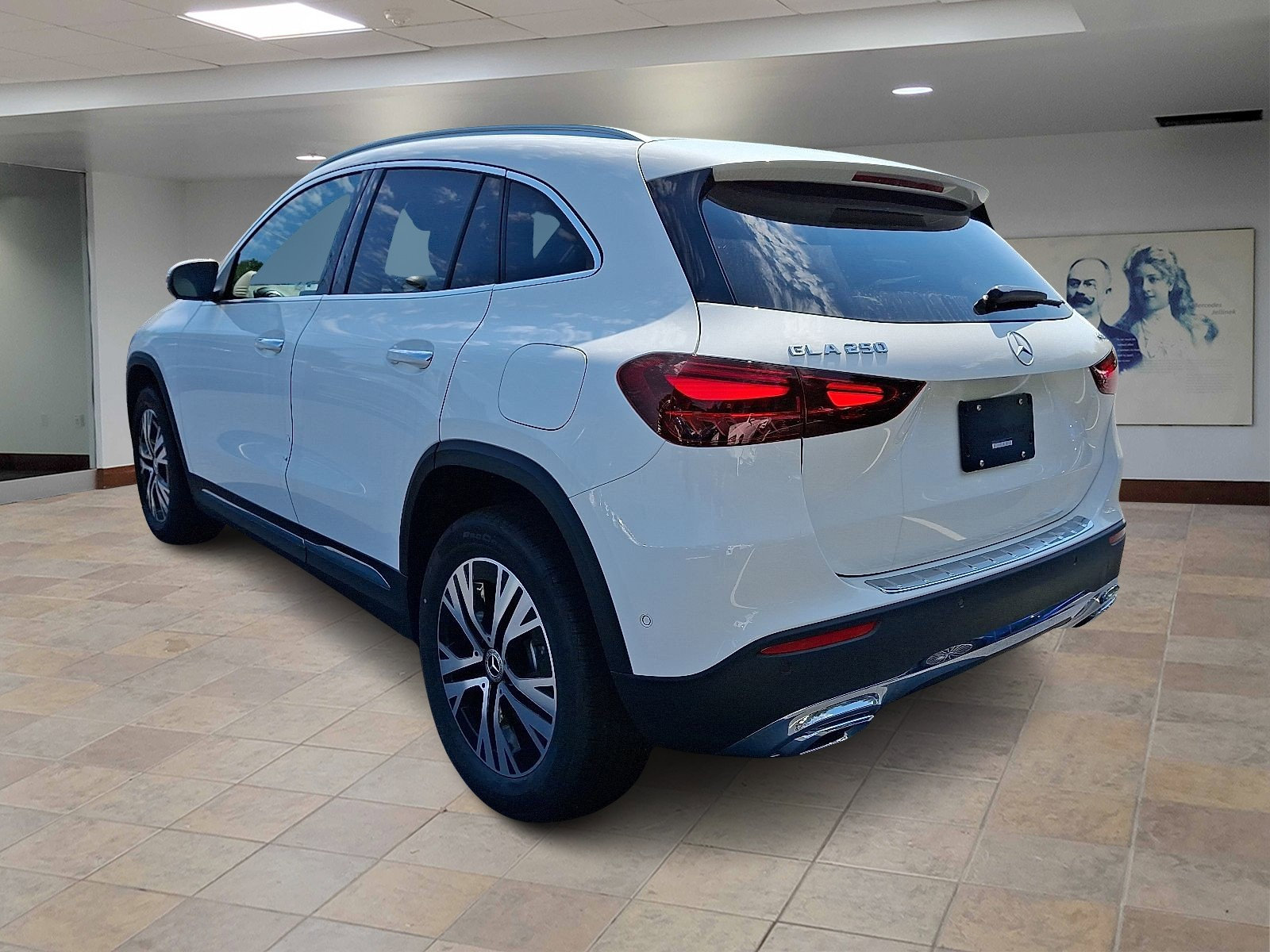 2026 Mercedes Benz GLA 250 4MATIC photo 4