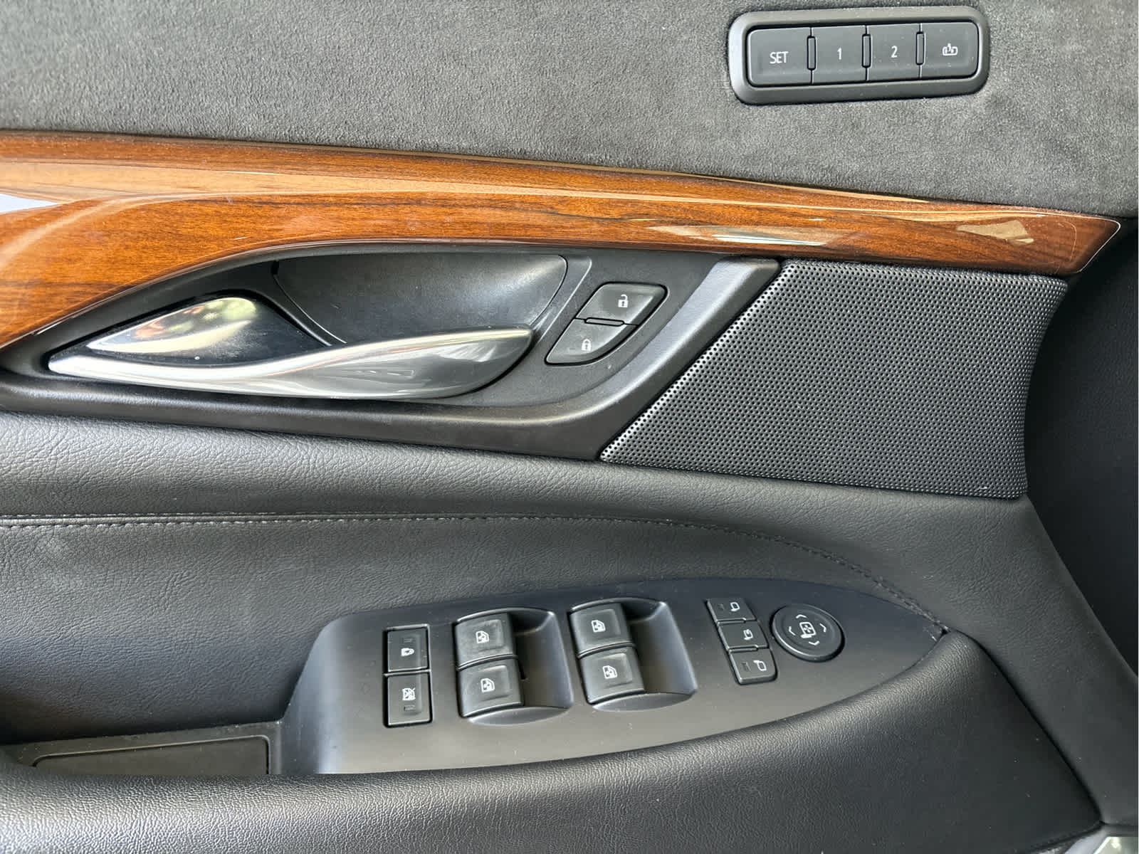 2020 Cadillac Escalade Luxury photo 20