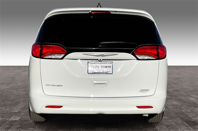 2022 Chrysler Voyager LX photo 4