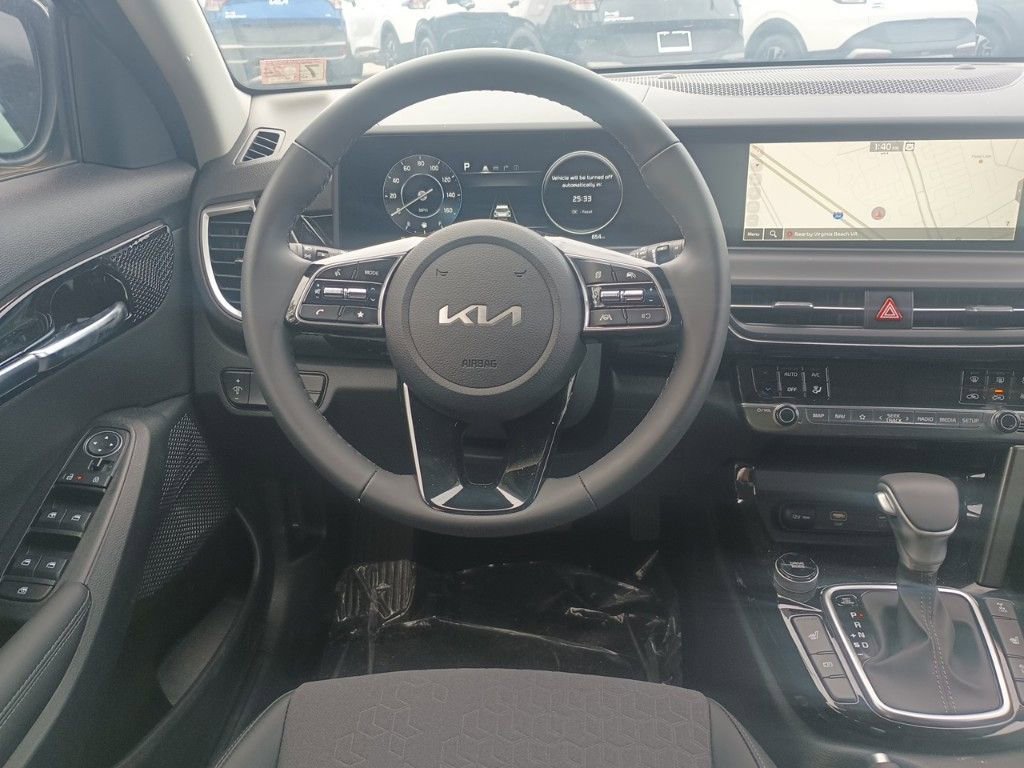 2024 Kia Seltos X-Line photo 10