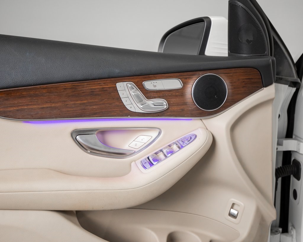 2021 Mercedes Benz GLC 300 4MATIC photo 4