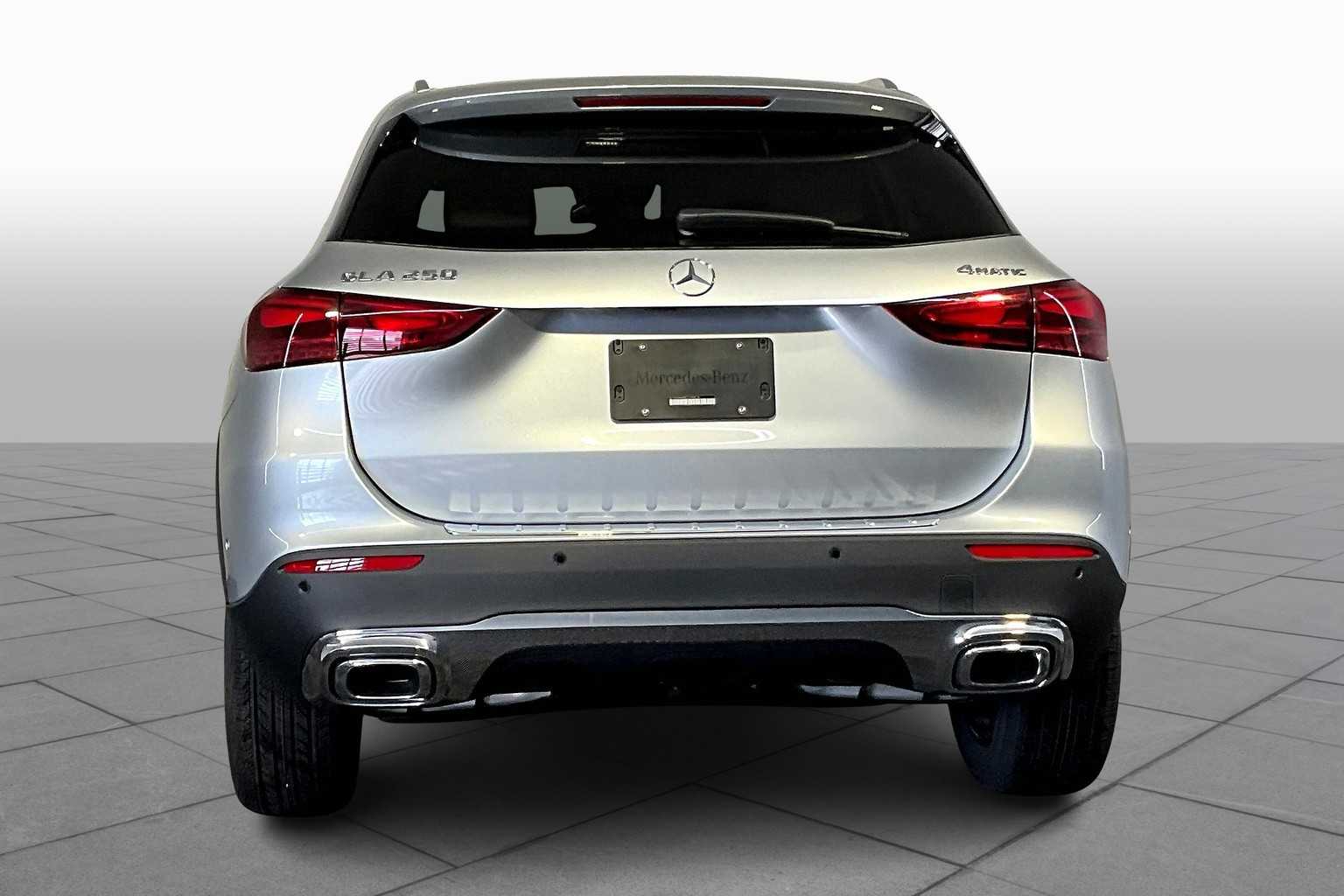 2026 Mercedes Benz GLA 250 4MATIC photo 4