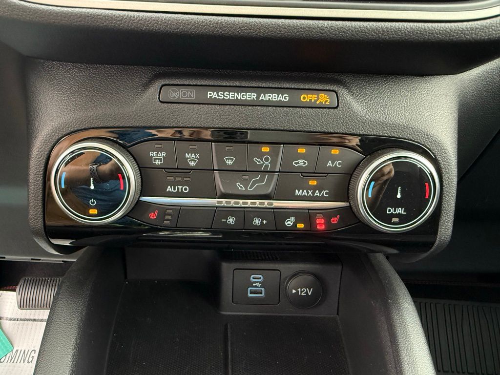 2022 Ford Escape SEL photo 20