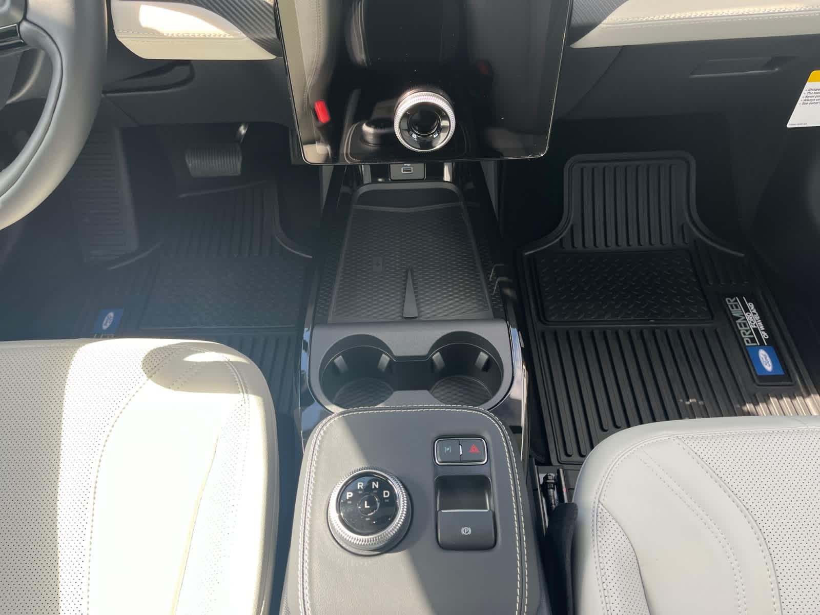 2023 Ford Mustang Mach-E Premium photo 12