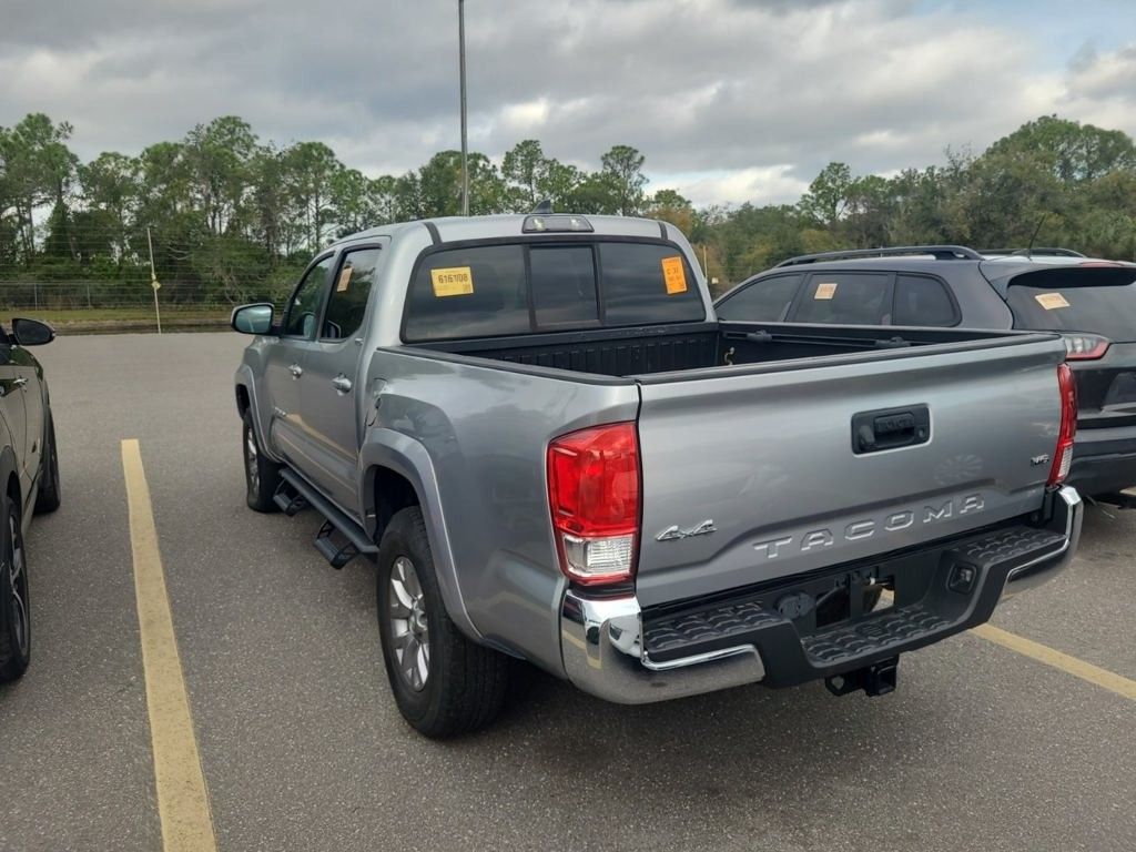 2017 Toyota Tacoma SR5 photo 3