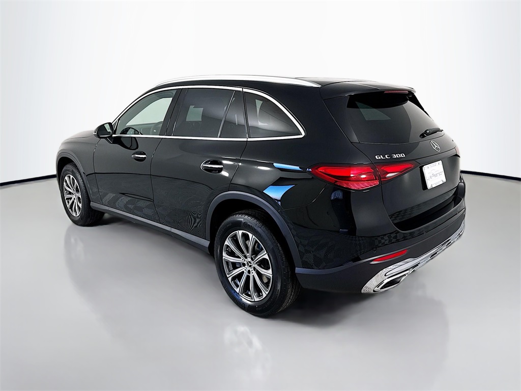 2026 Mercedes Benz GLC 300 4MATIC photo 3