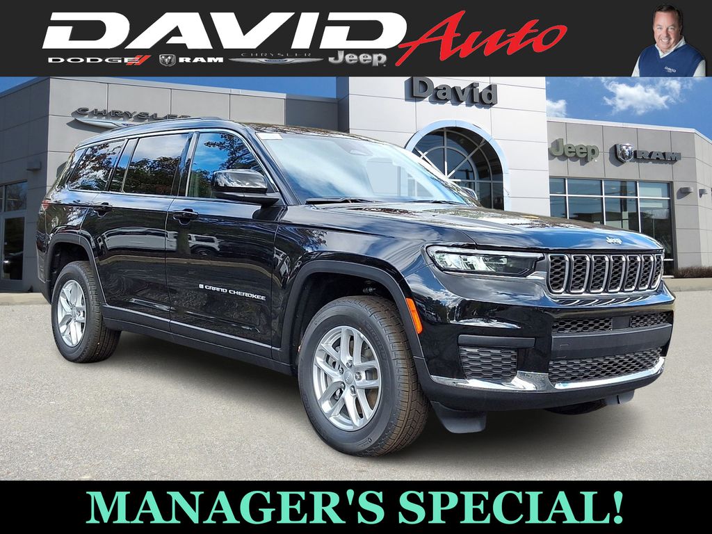 2025 Jeep Grand Cherokee L Laredo's photo