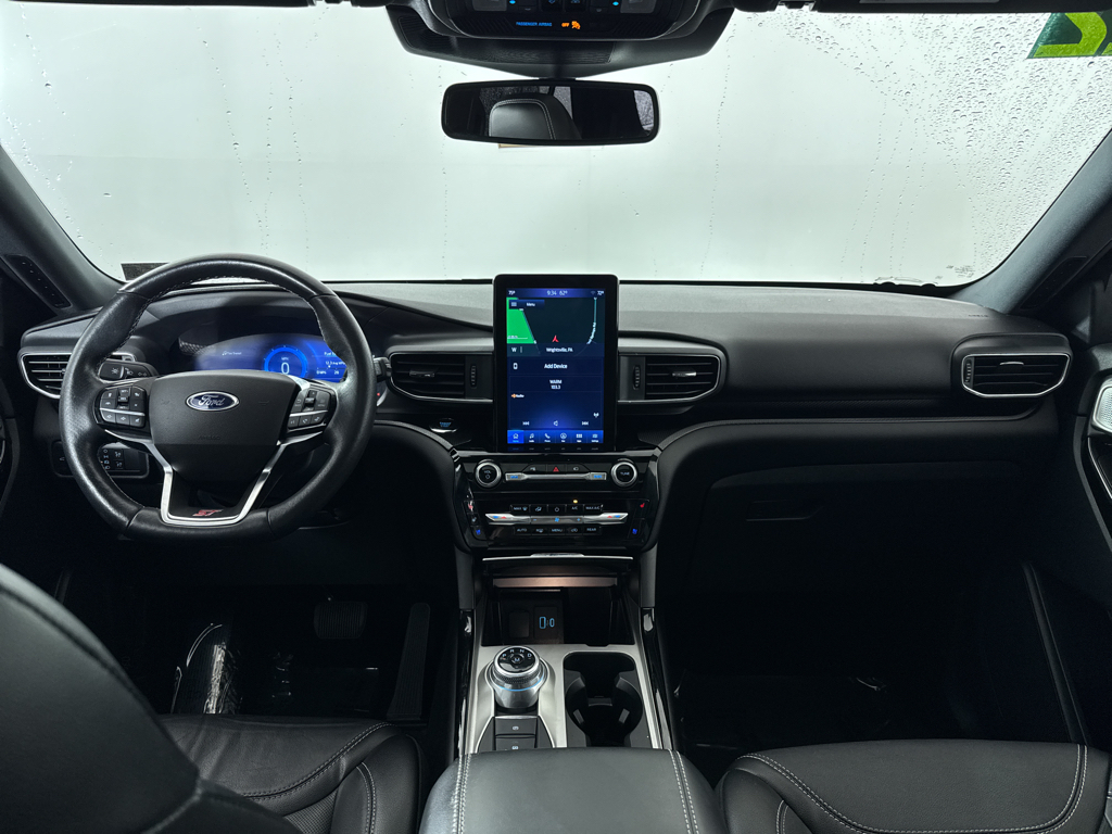 2022 Ford Explorer ST photo 2