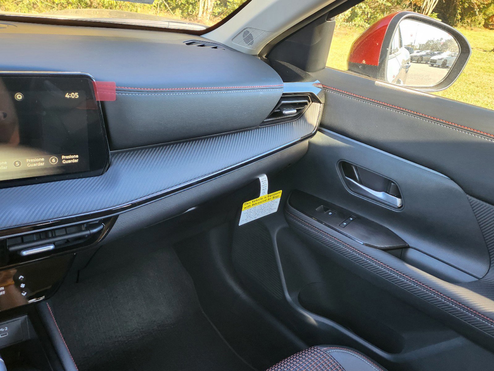 2025 Nissan Kicks SR photo 8