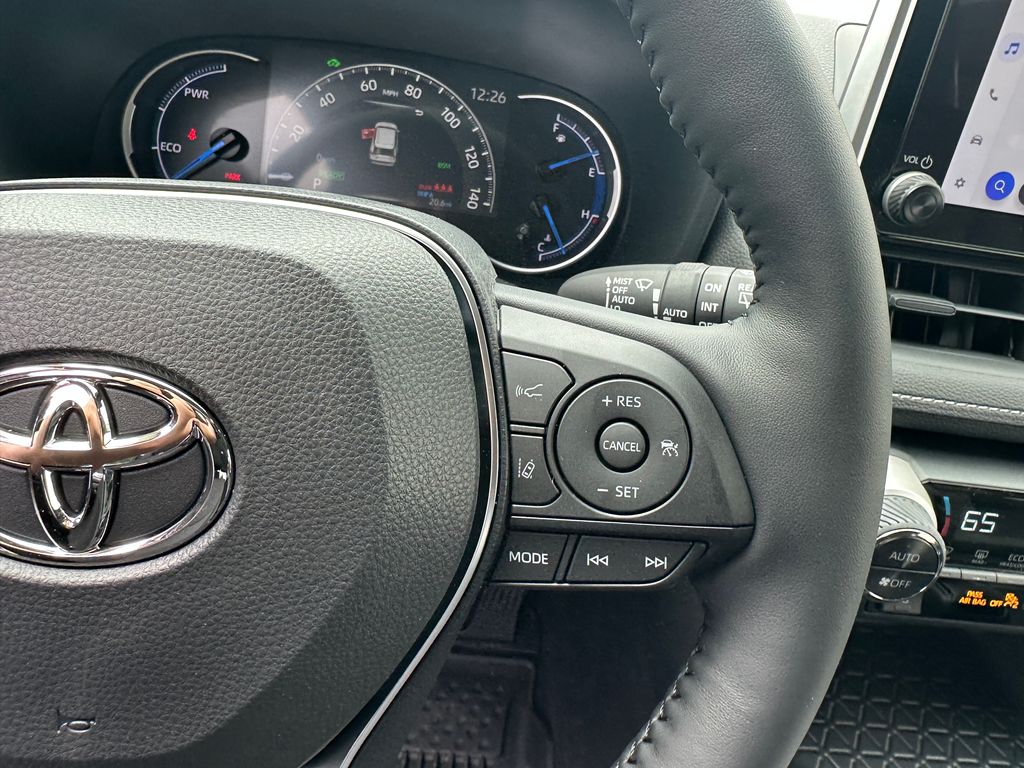 2025 Toyota RAV4 Hybrid XLE photo 16