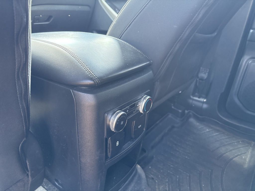 2021 Ford Explorer XLT photo 6