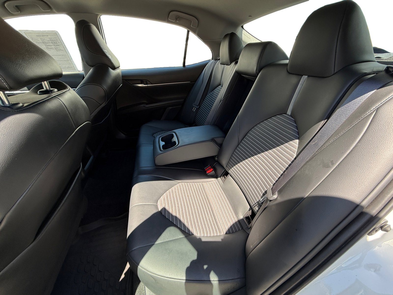 2022 Toyota Camry SE photo 16