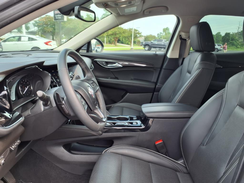 2022 Buick Envision Essence photo 7