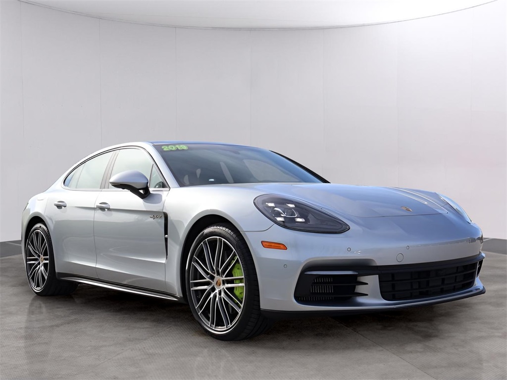 2019 Porsche Panamera E-Hybrid 4 photo 3