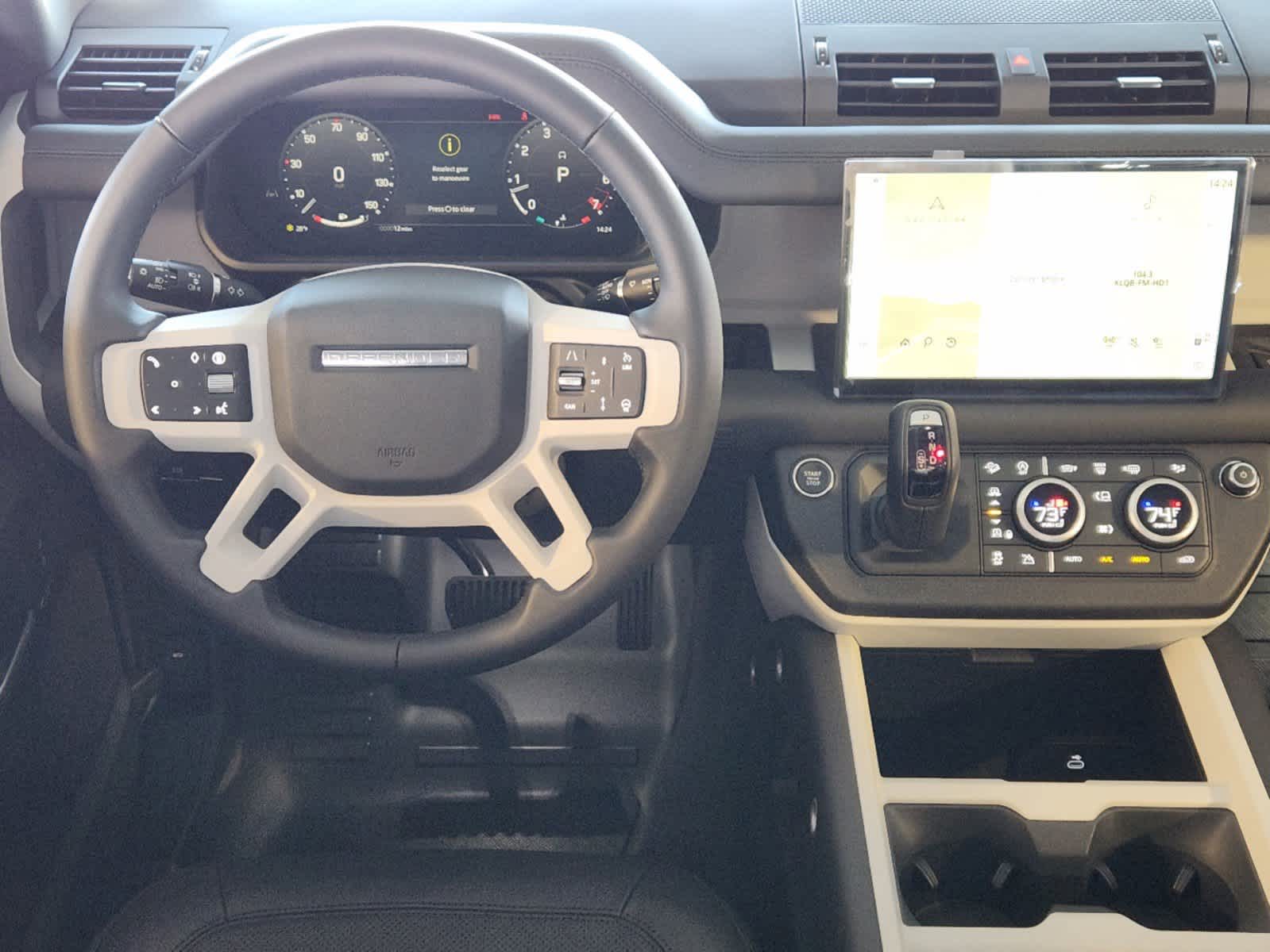 2025 Land Rover Defender 110 X-Dynamic SE photo 24