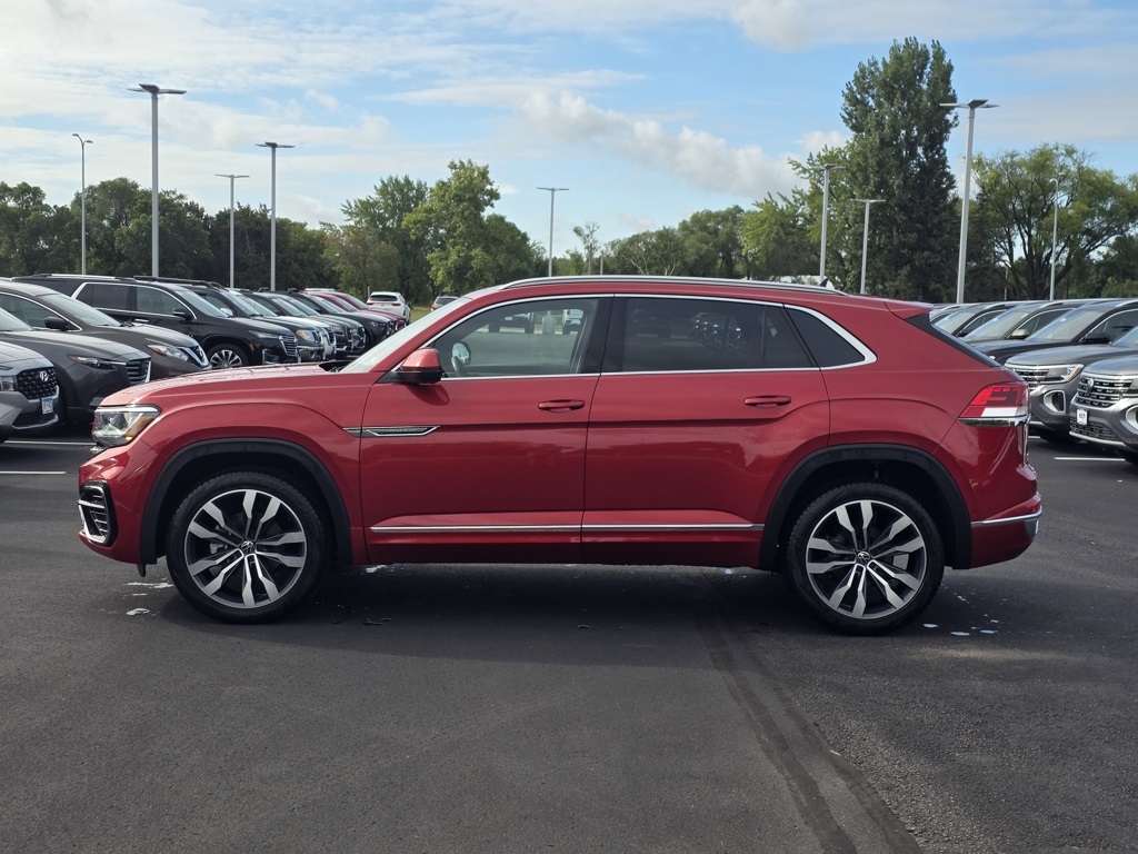 Certified 2022 Volkswagen Atlas Cross Sport SEL Premium R-Line with VIN 1V2FE2CA5NC220900 for sale in St. Cloud, Minnesota
