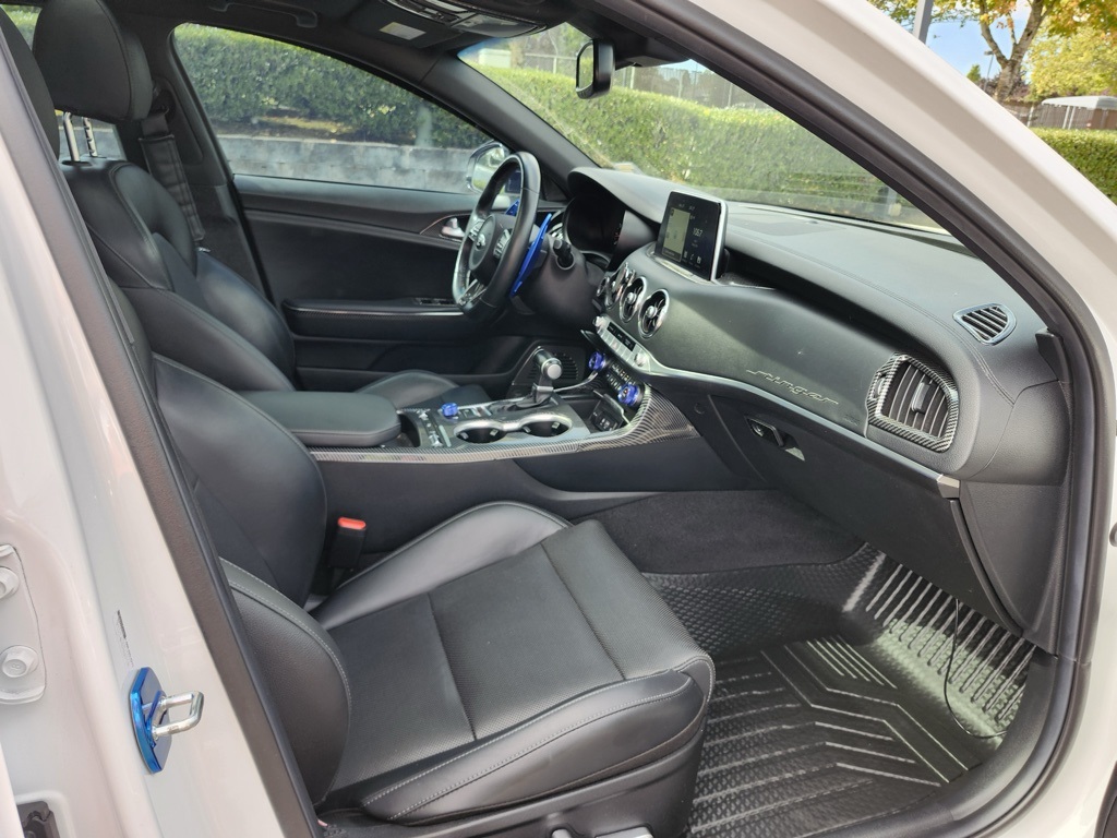 2020 Kia Stinger GT1 photo 23
