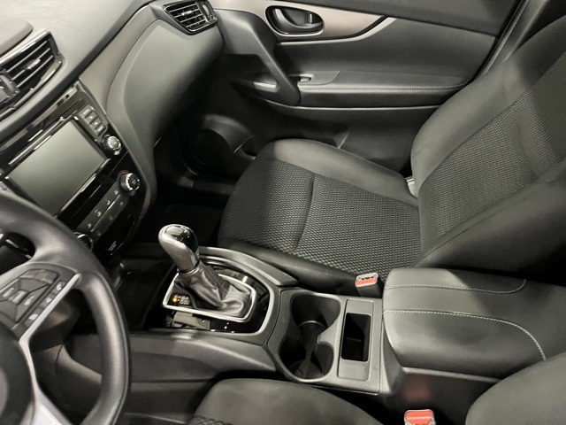 2022 Nissan Rogue Sport S photo 16