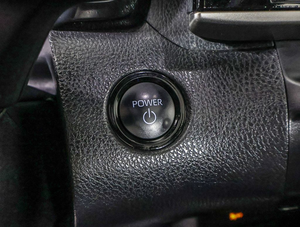 2025 Toyota Camry XSE photo 9