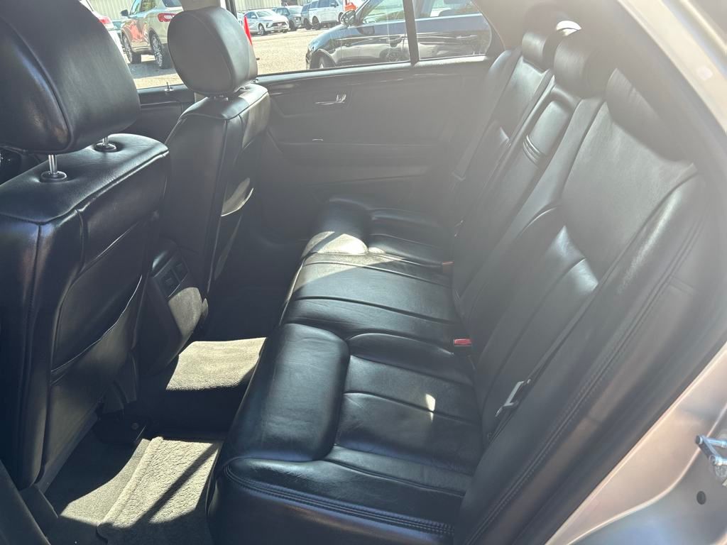 2008 Cadillac DTS Base photo 18