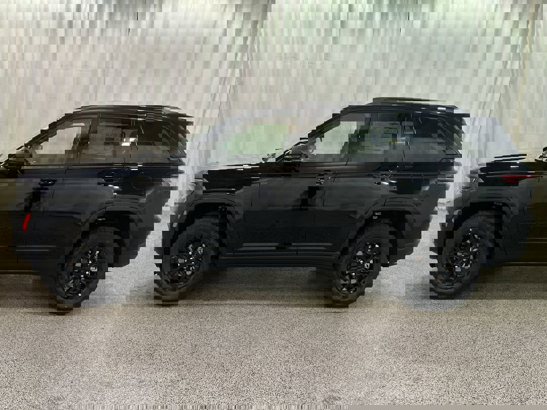 2025 Jeep Grand Cherokee Altitude X photo 3