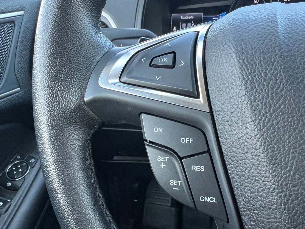 2022 Ford Edge SEL photo 15