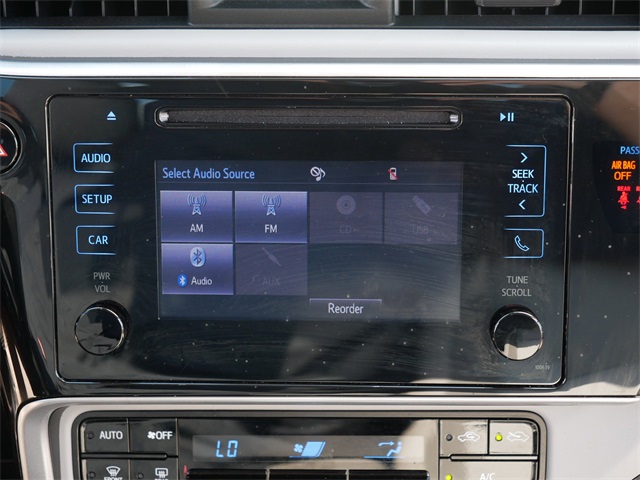 2019 Toyota Corolla LE photo 27