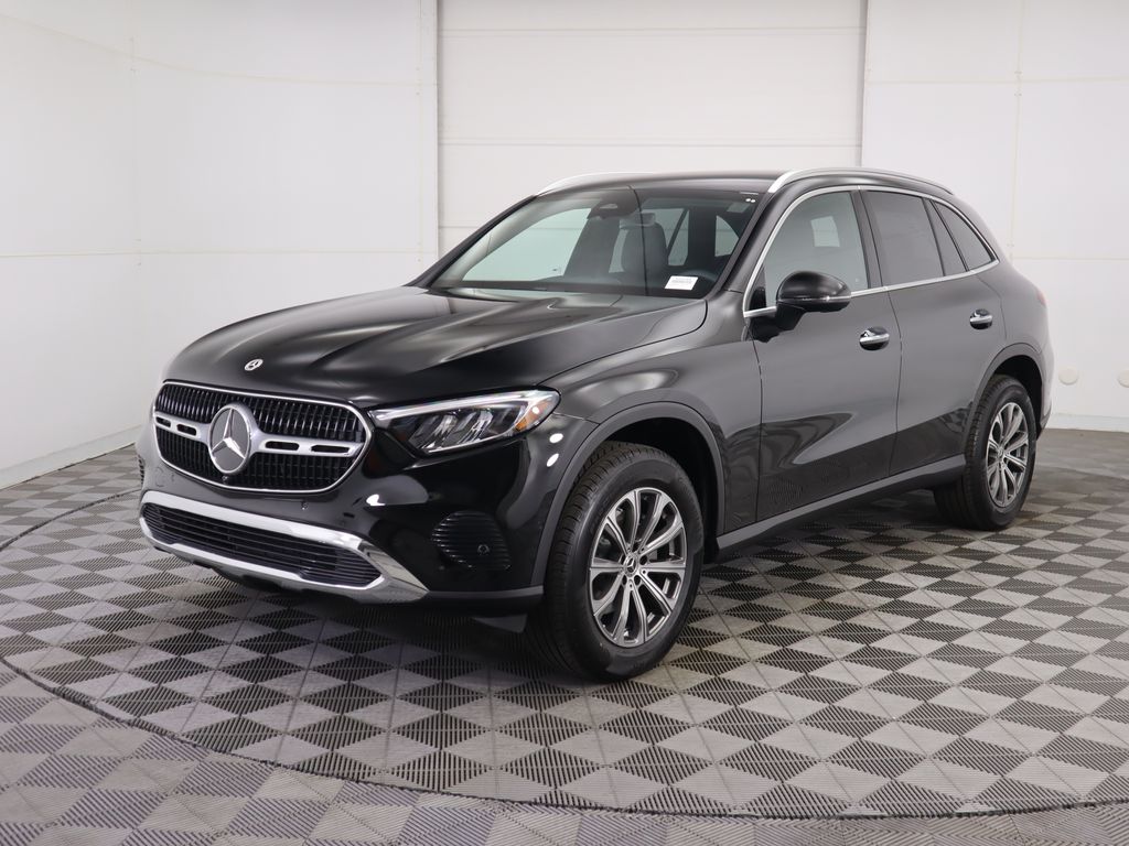 2026 Mercedes-Benz GLC Base's photo