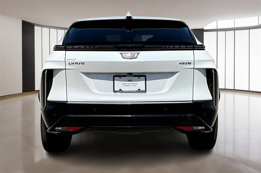 2025 Cadillac Lyriq Luxury photo 4