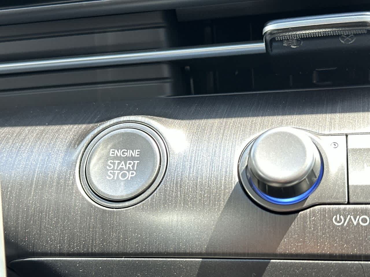 2026 Hyundai Kona SEL photo 15