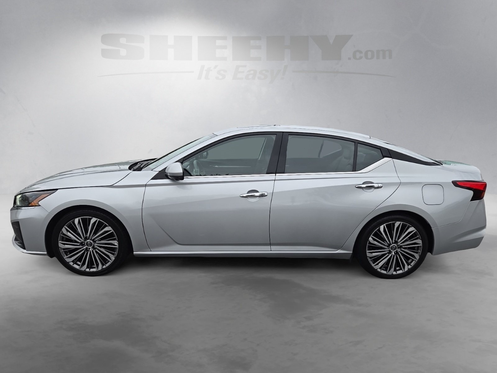 2023 Nissan Altima 2.5 SL photo 4