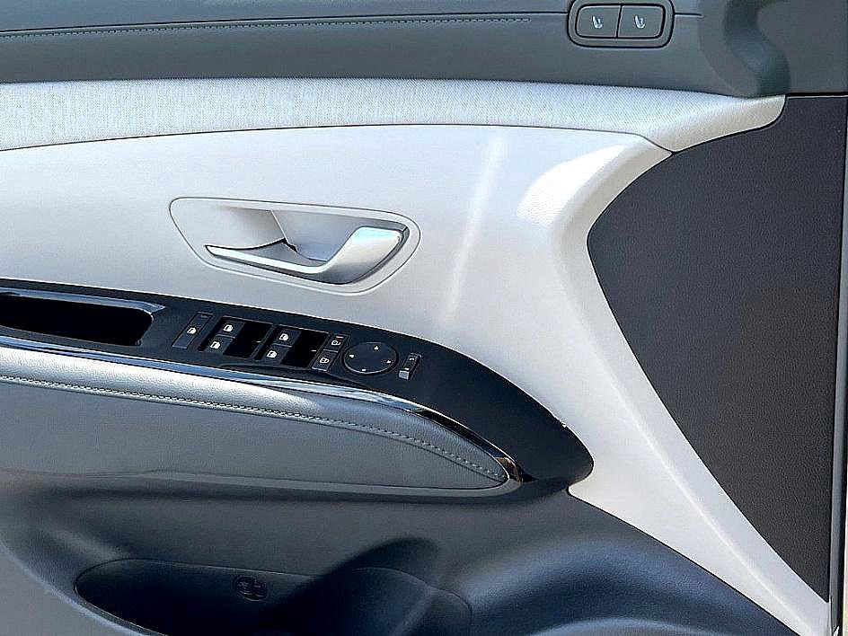 2025 Hyundai Tucson Limited photo 14