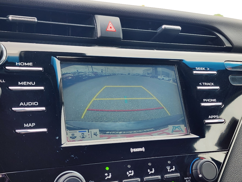 2020 Toyota Camry LE photo 9