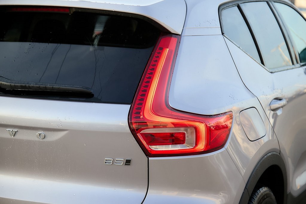 2026 VOLVO XC40 - Image 8