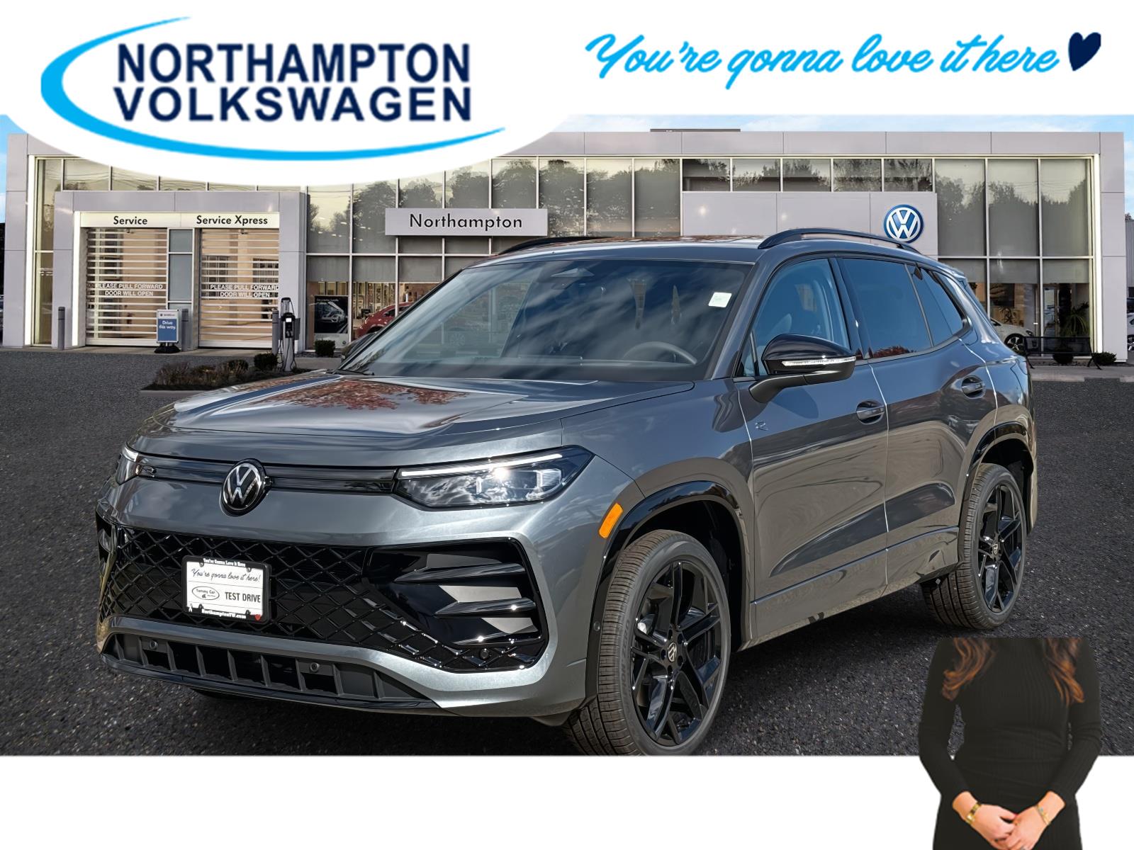 2025 Volkswagen Tiguan SE R-LINE BLACK's photo