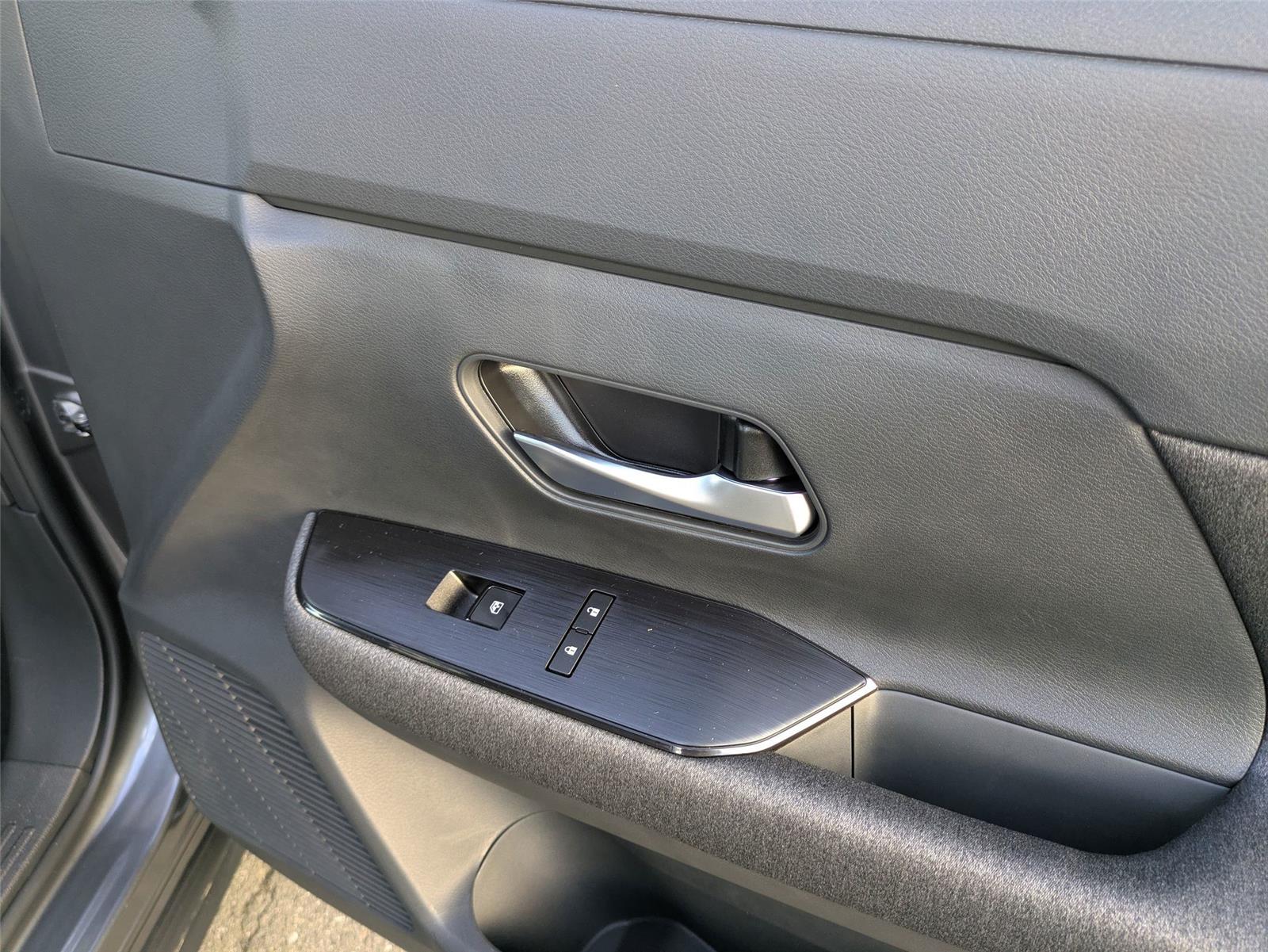 2026 Nissan Kicks SV photo 29