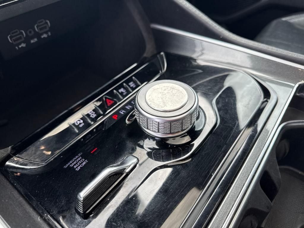 2023 Jeep Wagoneer Base photo 11