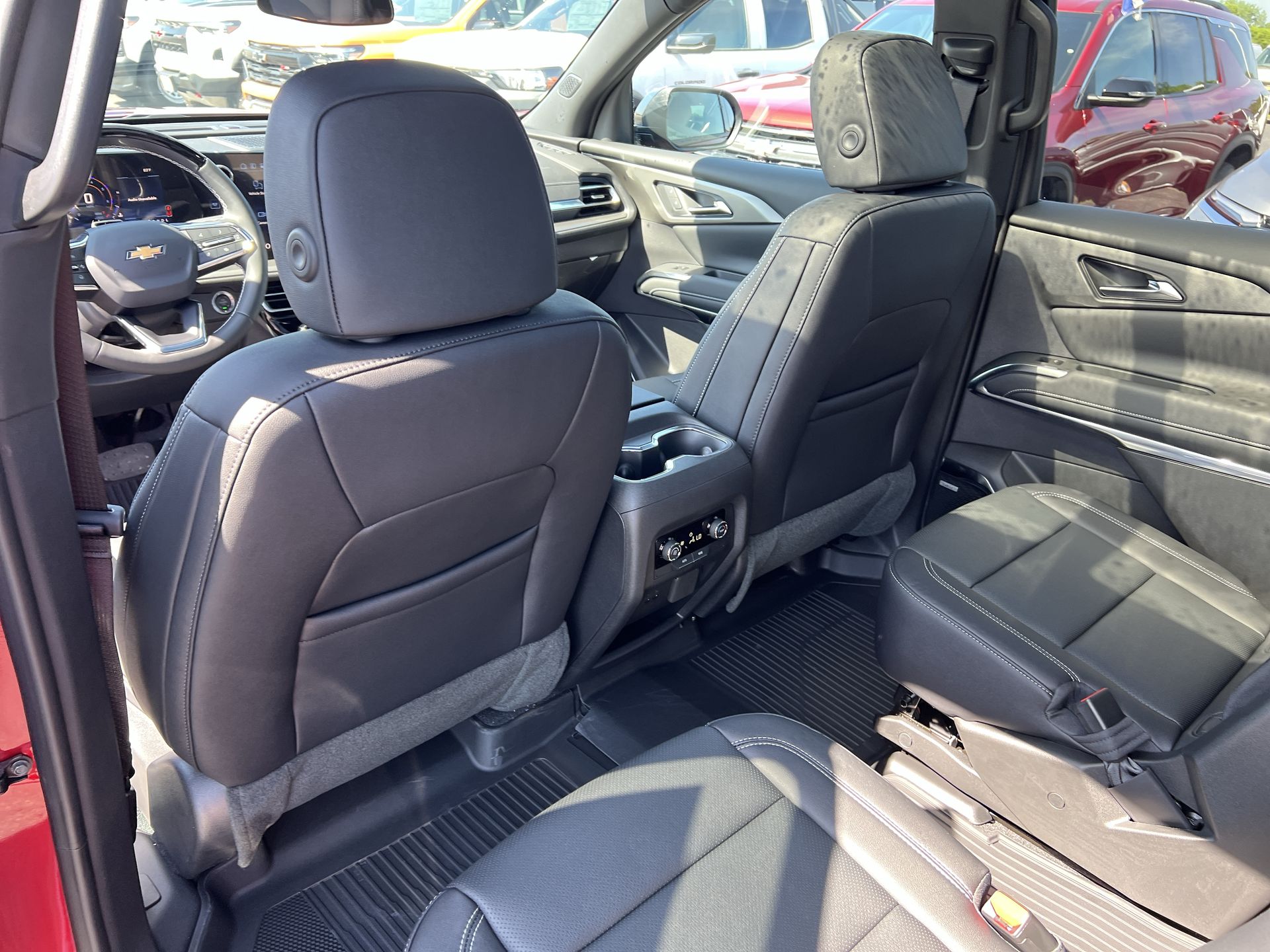 2025 Chevrolet Traverse photo 7