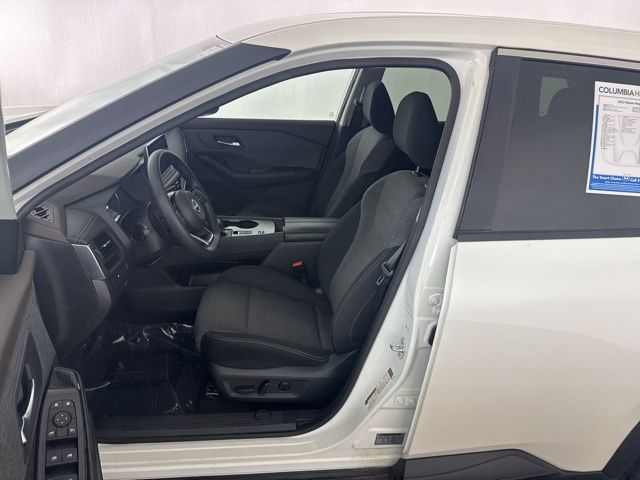 2023 Nissan Rogue SV photo 25