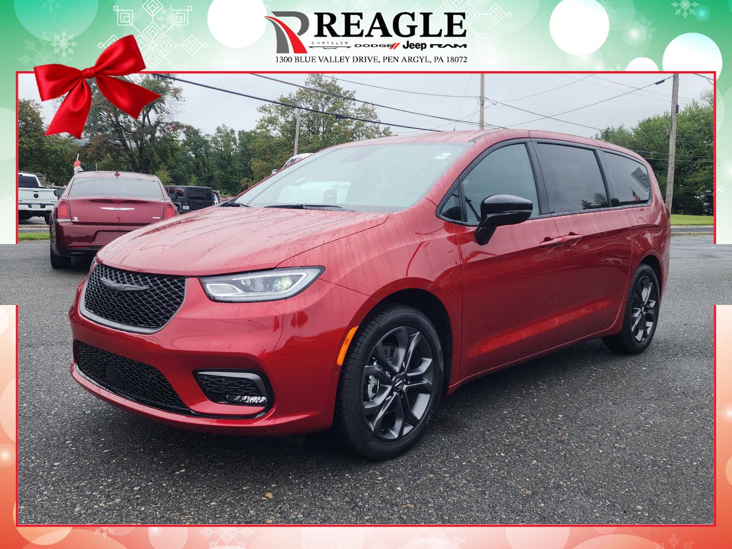 2026 Chrysler Pacifica Select's photo