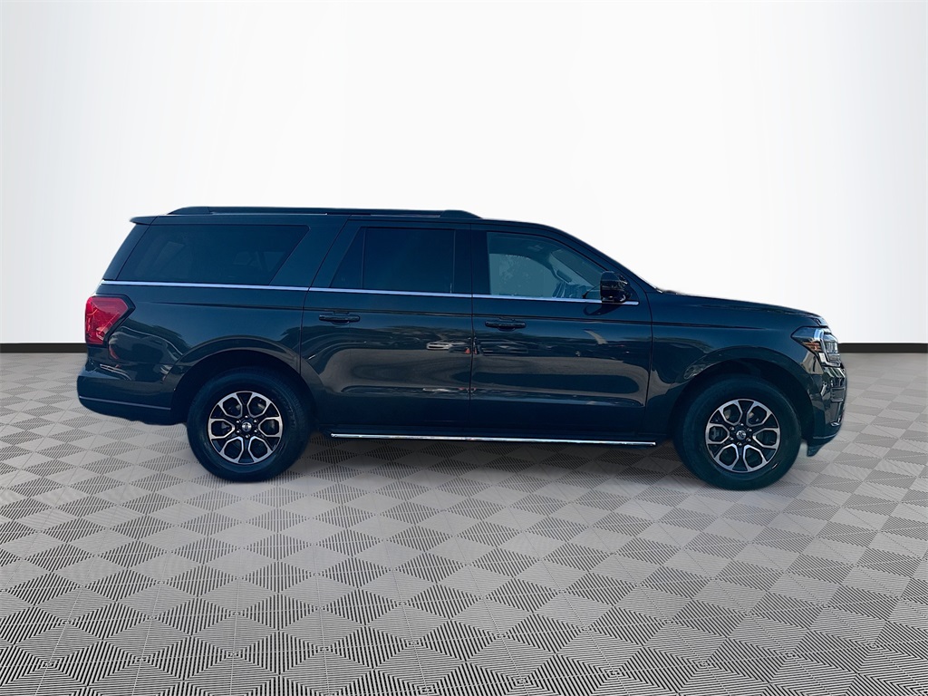 2023 Ford Expedition MAX XLT photo 4