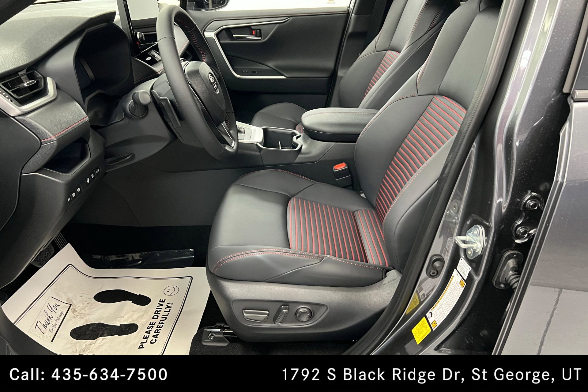 2025 Toyota RAV4 Hybrid XSE photo 16