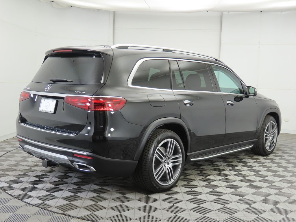 2026 Mercedes Benz GLS 450 4MATIC photo 4