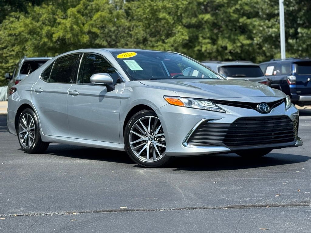 2023 Toyota Camry XLE V6 photo 2