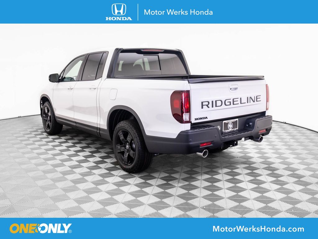 2025 Honda Ridgeline Black Edition photo 2