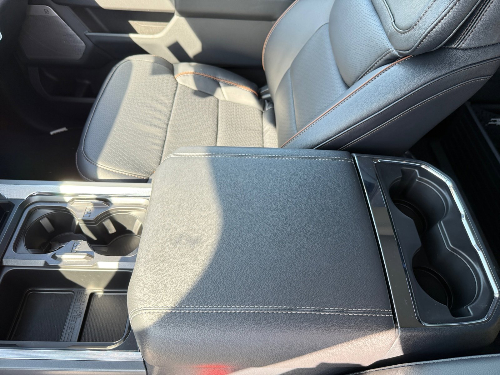 2025 Ford F-250 Lariat photo 14