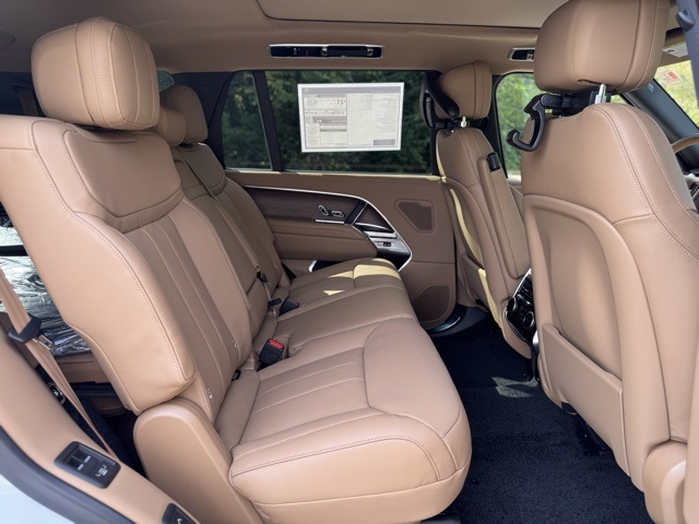 2025 Land Rover Range Rover SE photo 21